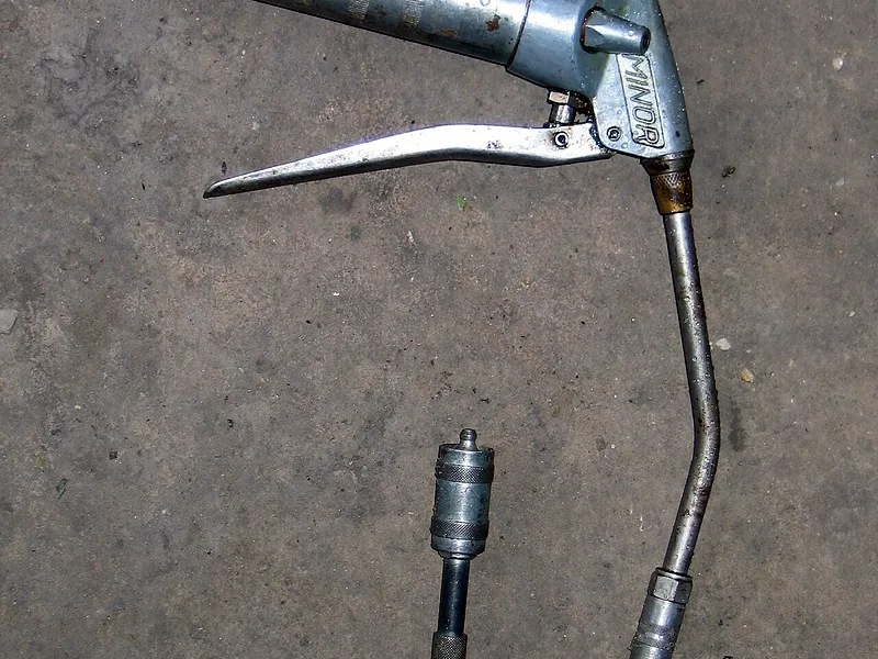 Grease pumps